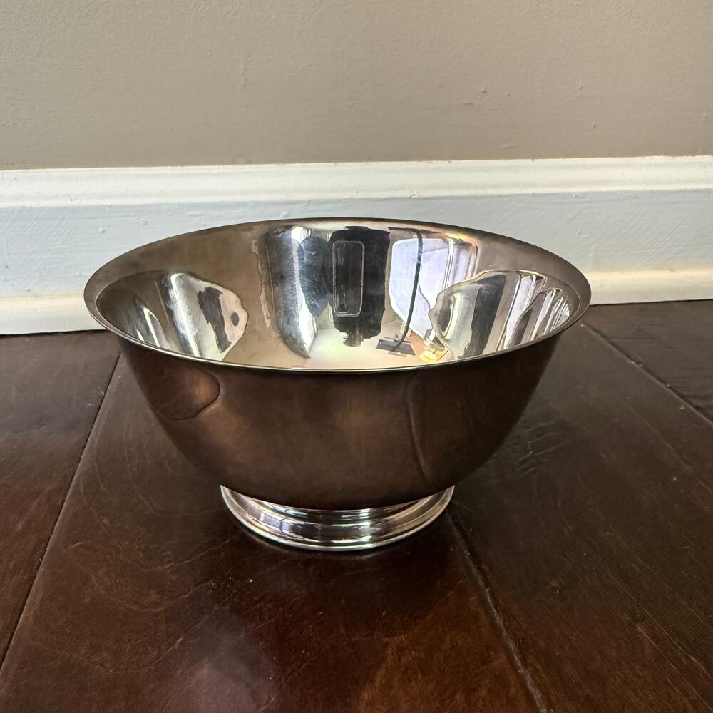 Vintage Oneida Paul Revere Reproduction Silverplate Bowl Beautiful Patina EUC